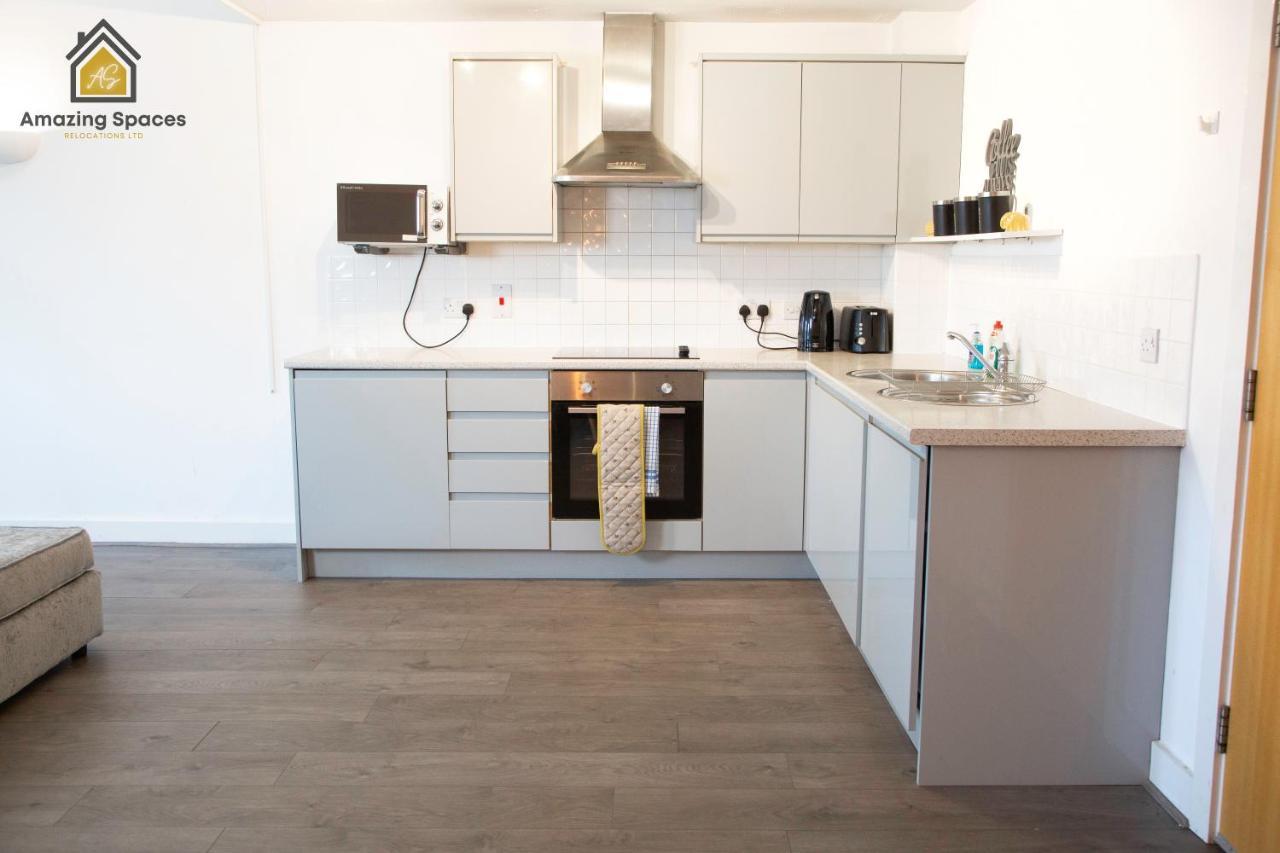 Large Unique 2 Bedroom Duplex Apartment With Private Parking & Free Wifi - Vat Qualifying By Amazing Spaces Relocations Ltd Warrington  Exteriör bild