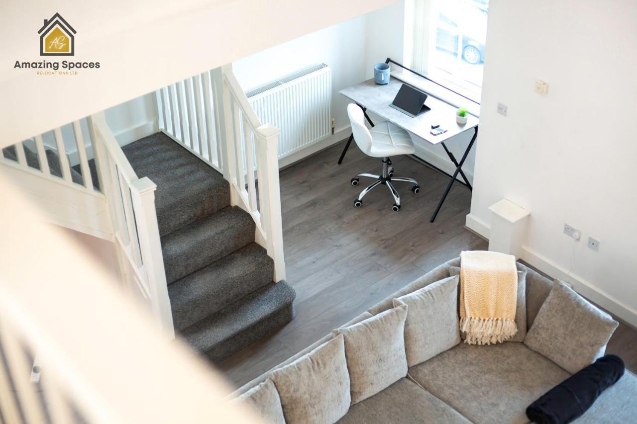 Large Unique 2 Bedroom Duplex Apartment With Private Parking & Free Wifi - Vat Qualifying By Amazing Spaces Relocations Ltd Warrington  Exteriör bild