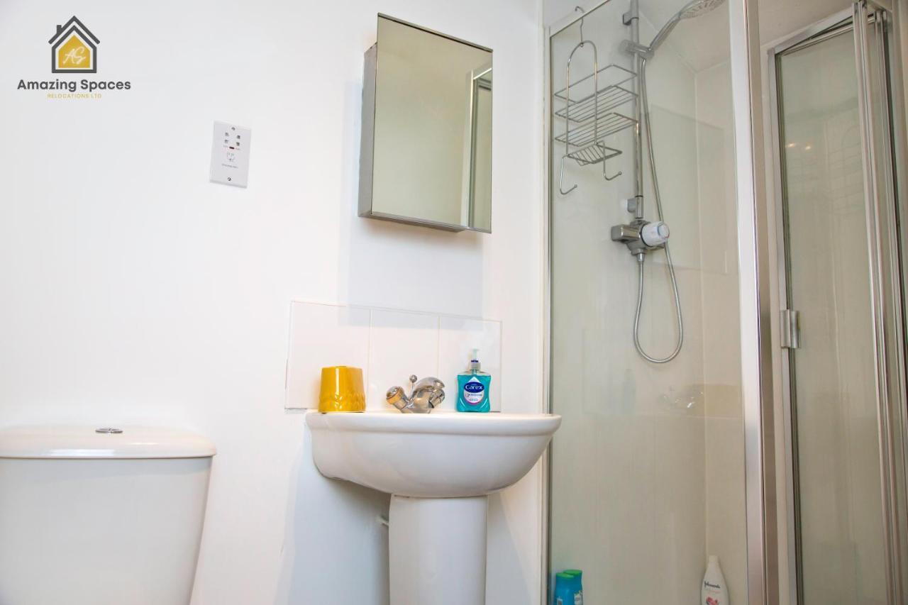 Large Unique 2 Bedroom Duplex Apartment With Private Parking & Free Wifi - Vat Qualifying By Amazing Spaces Relocations Ltd Warrington  Exteriör bild