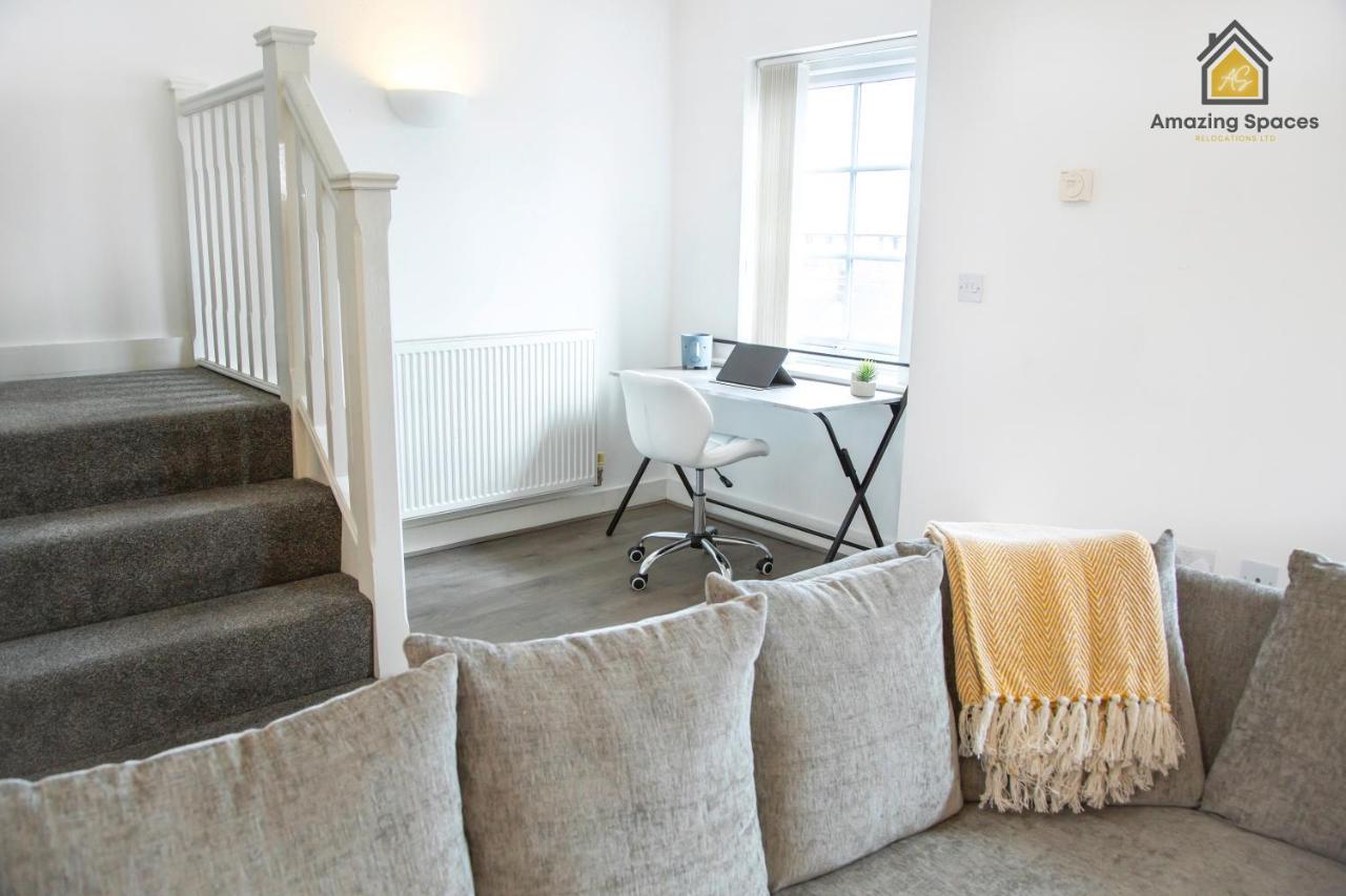 Large Unique 2 Bedroom Duplex Apartment With Private Parking & Free Wifi - Vat Qualifying By Amazing Spaces Relocations Ltd Warrington  Exteriör bild