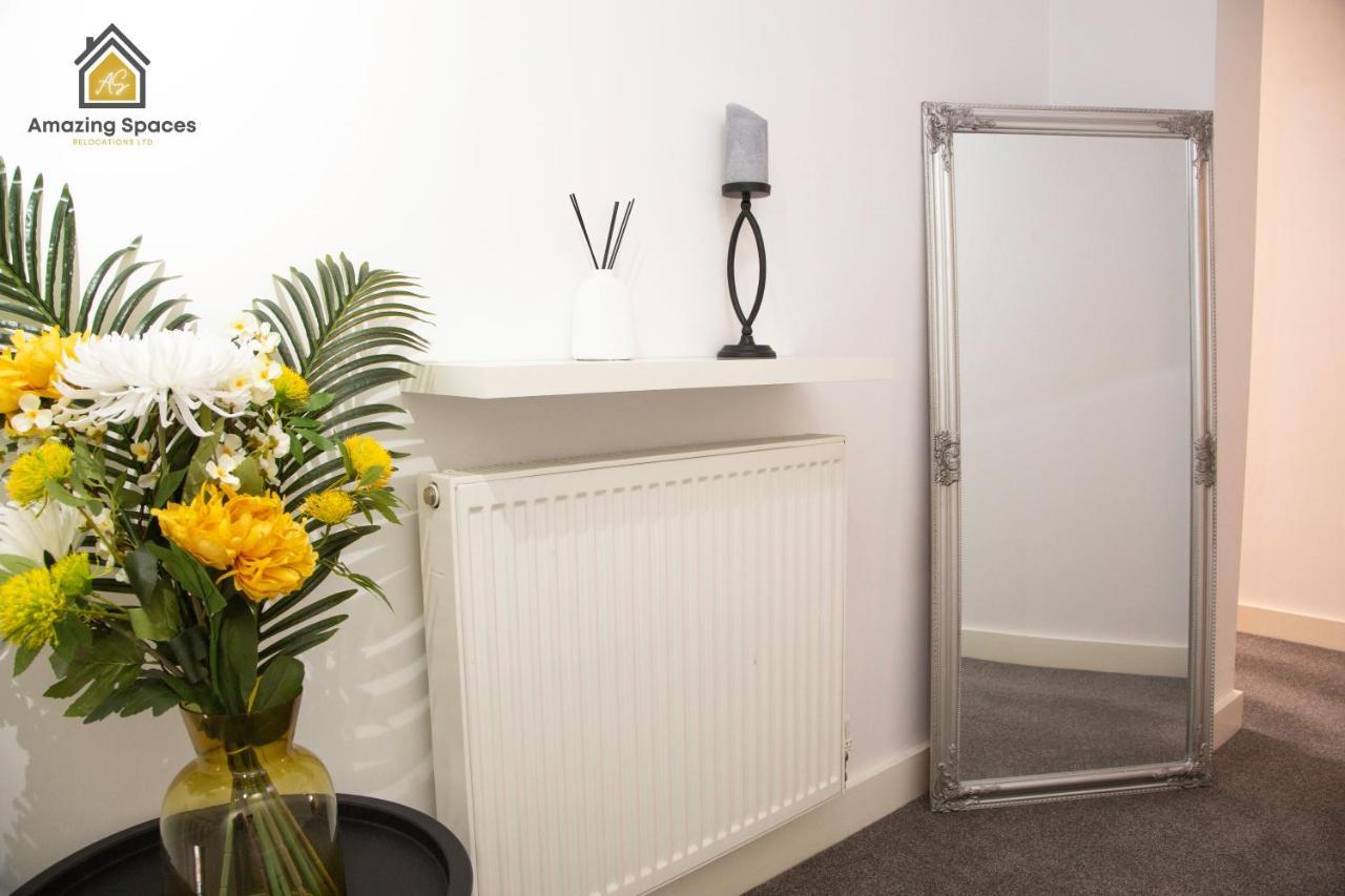 Large Unique 2 Bedroom Duplex Apartment With Private Parking & Free Wifi - Vat Qualifying By Amazing Spaces Relocations Ltd Warrington  Exteriör bild