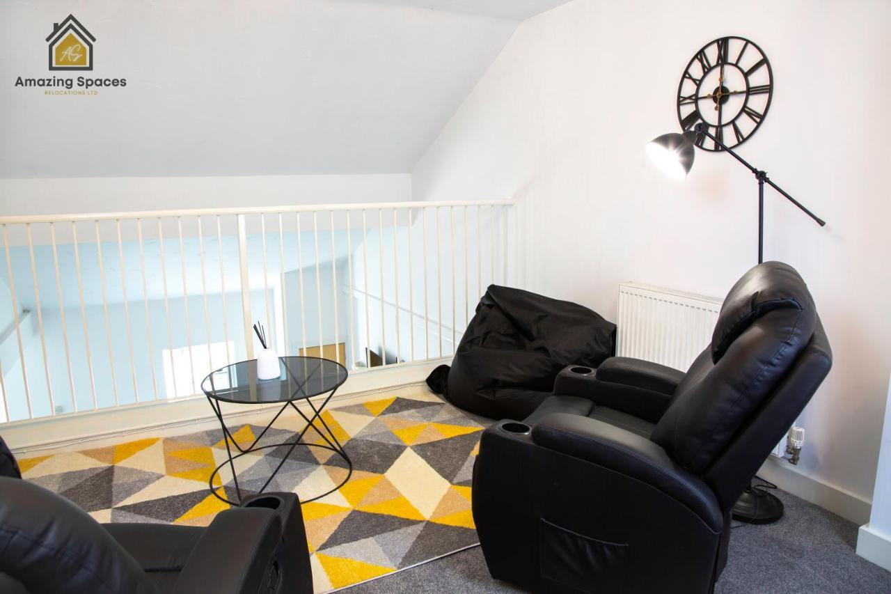 Large Unique 2 Bedroom Duplex Apartment With Private Parking & Free Wifi - Vat Qualifying By Amazing Spaces Relocations Ltd Warrington  Exteriör bild