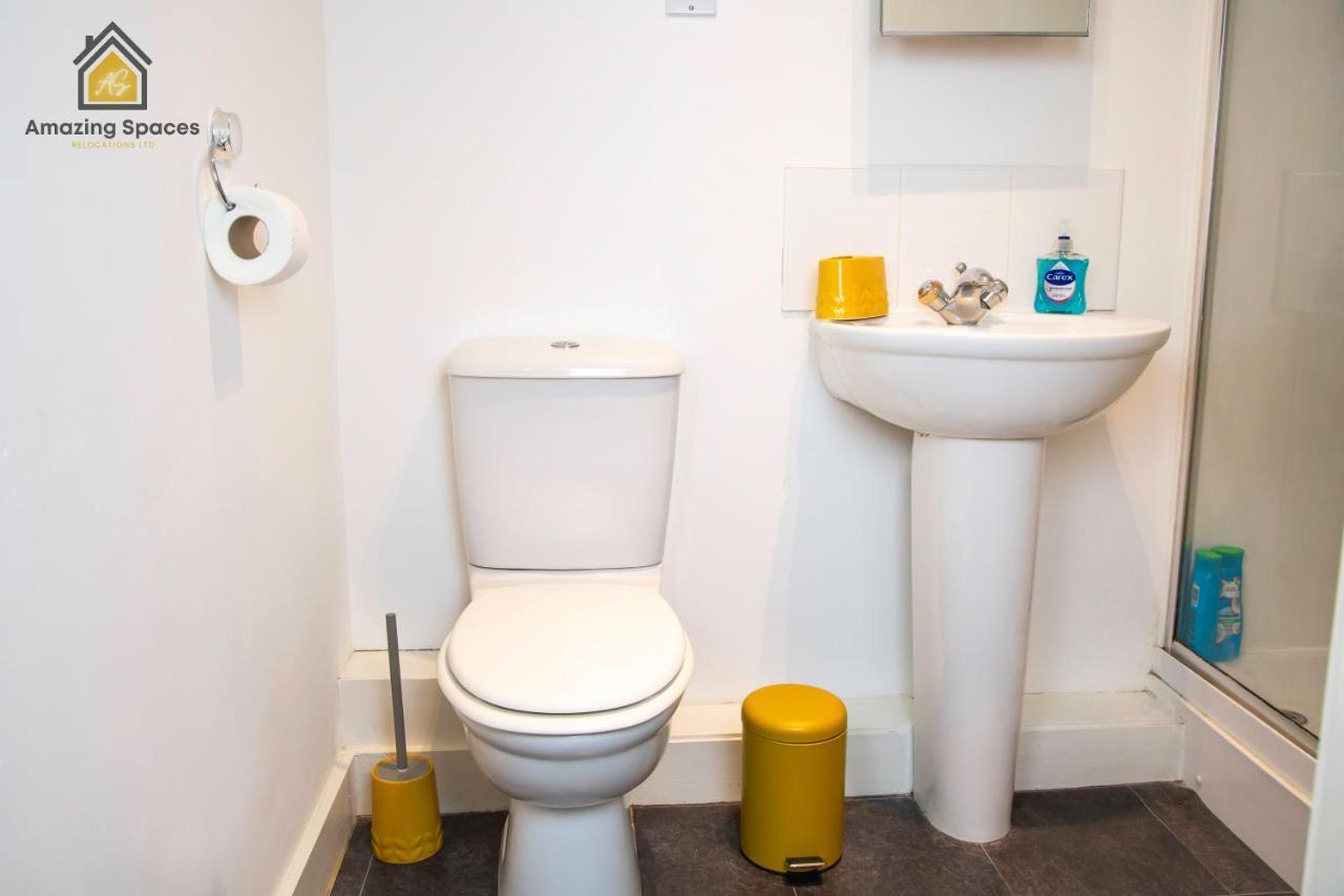 Large Unique 2 Bedroom Duplex Apartment With Private Parking & Free Wifi - Vat Qualifying By Amazing Spaces Relocations Ltd Warrington  Exteriör bild