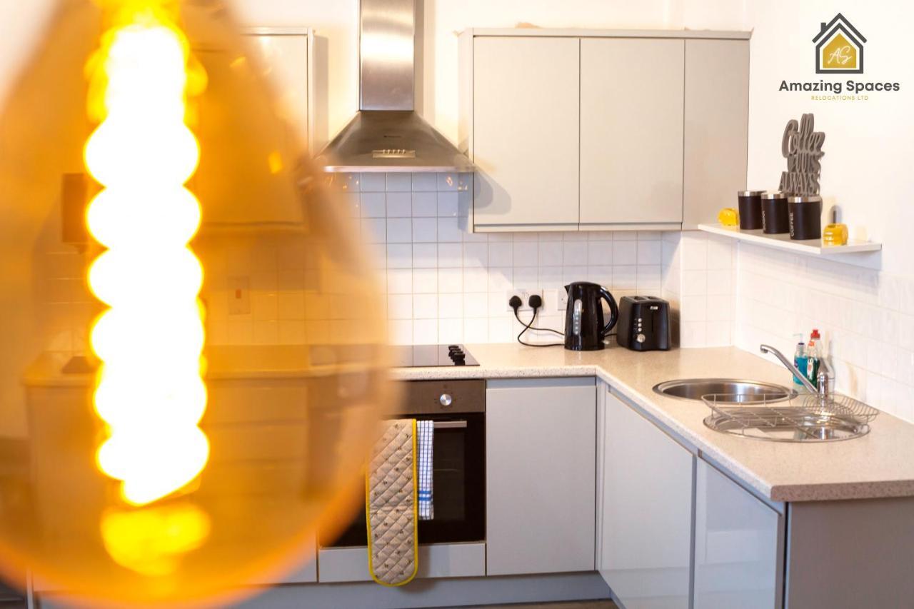 Large Unique 2 Bedroom Duplex Apartment With Private Parking & Free Wifi - Vat Qualifying By Amazing Spaces Relocations Ltd Warrington  Exteriör bild