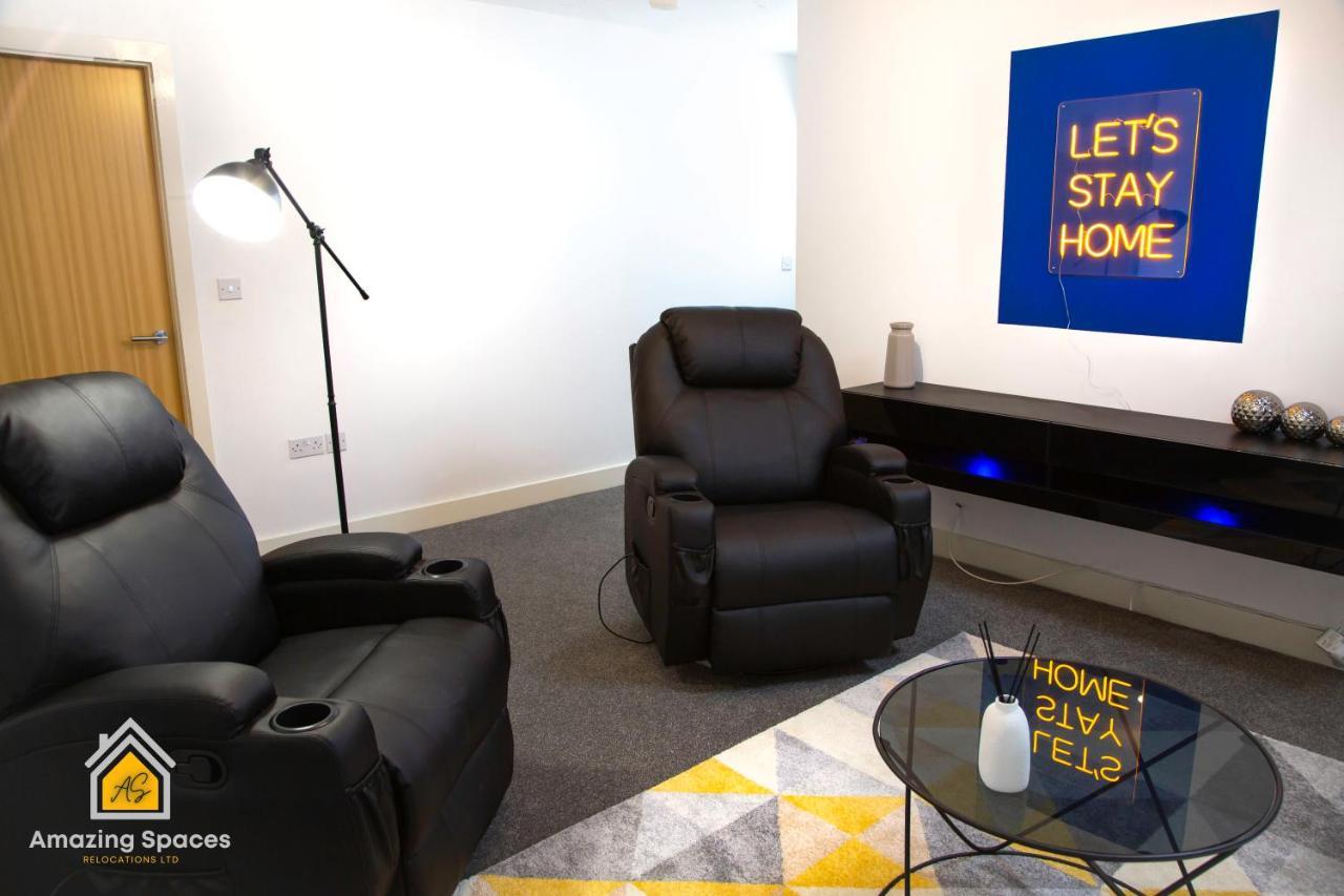 Large Unique 2 Bedroom Duplex Apartment With Private Parking & Free Wifi - Vat Qualifying By Amazing Spaces Relocations Ltd Warrington  Exteriör bild